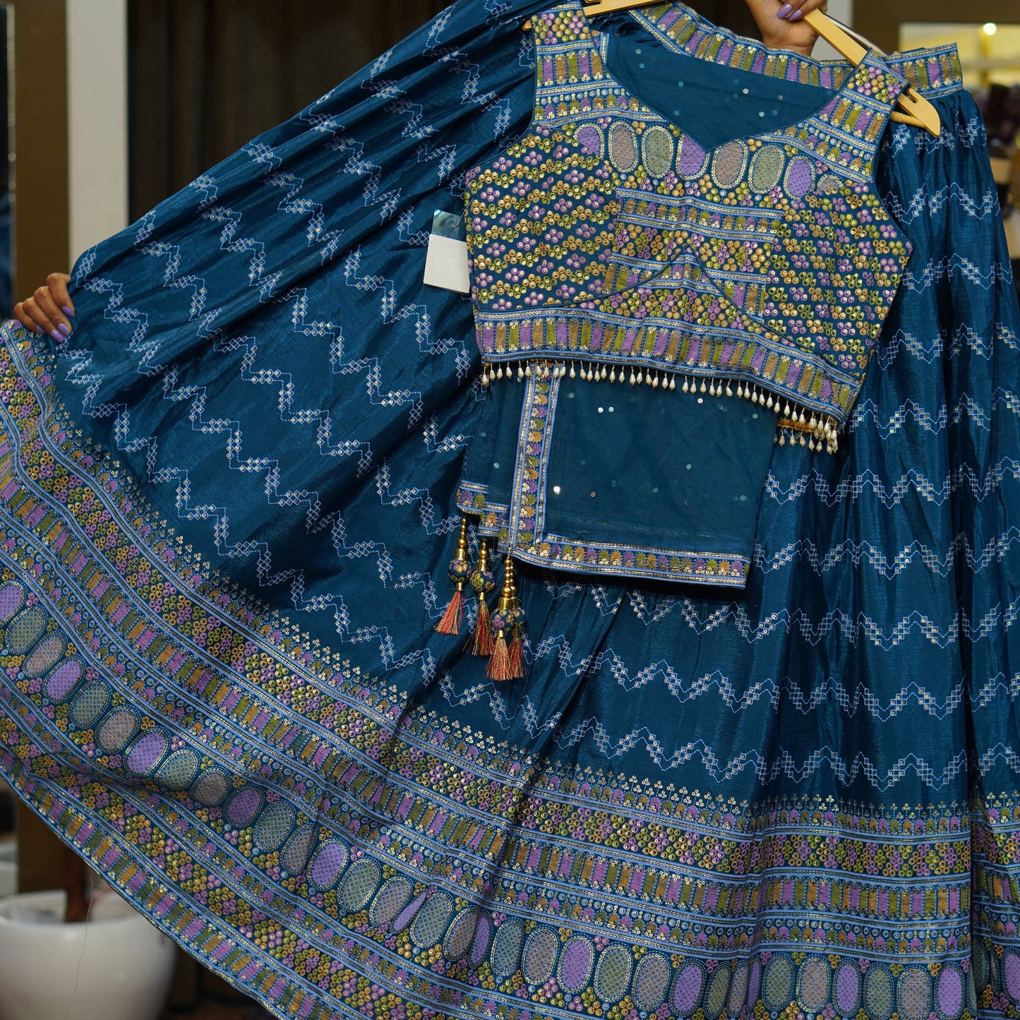 Lehenga set (buy online readymade lehenga choli)