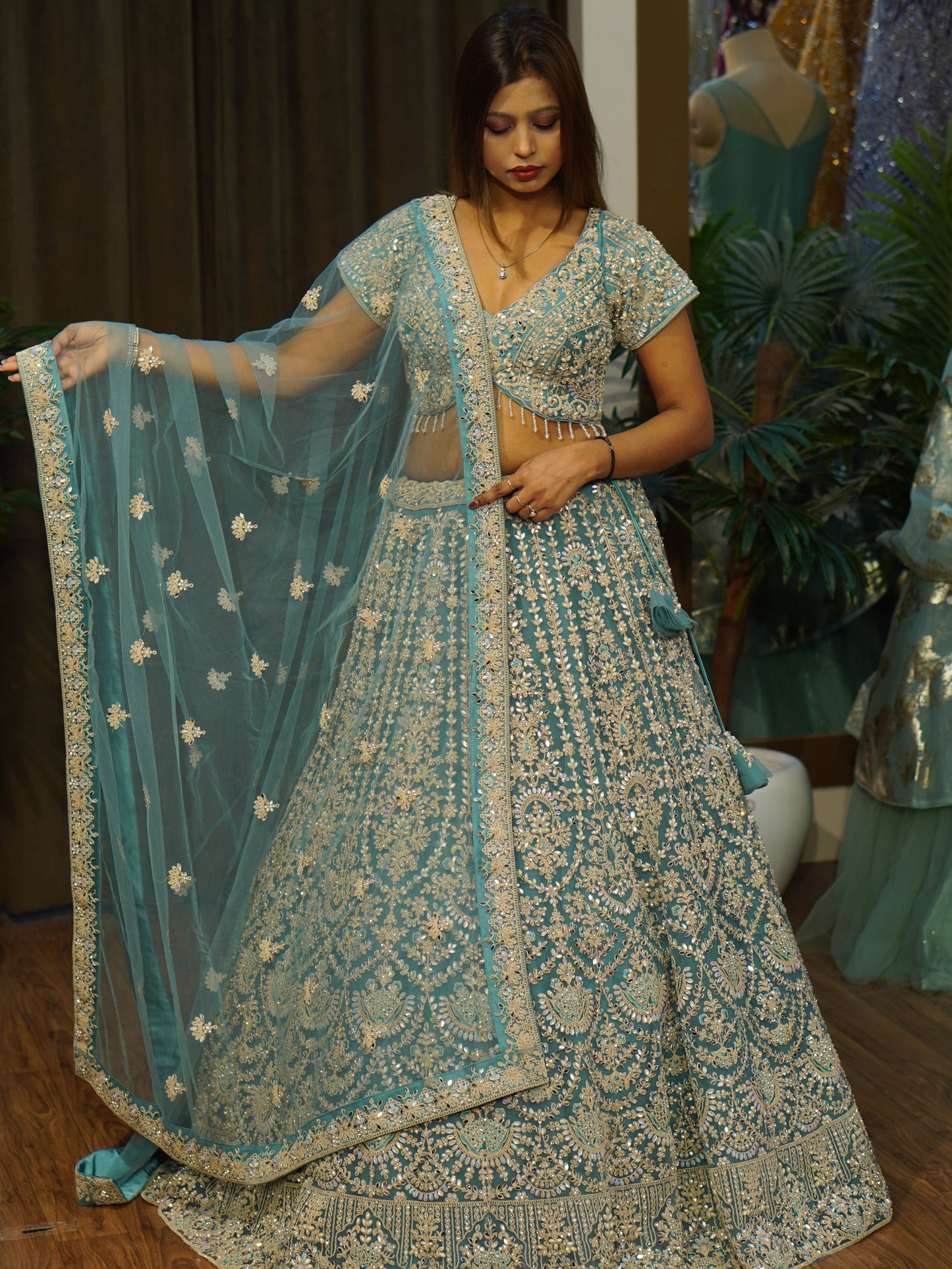 Lehenga set (buy online readymade lehenga choli)