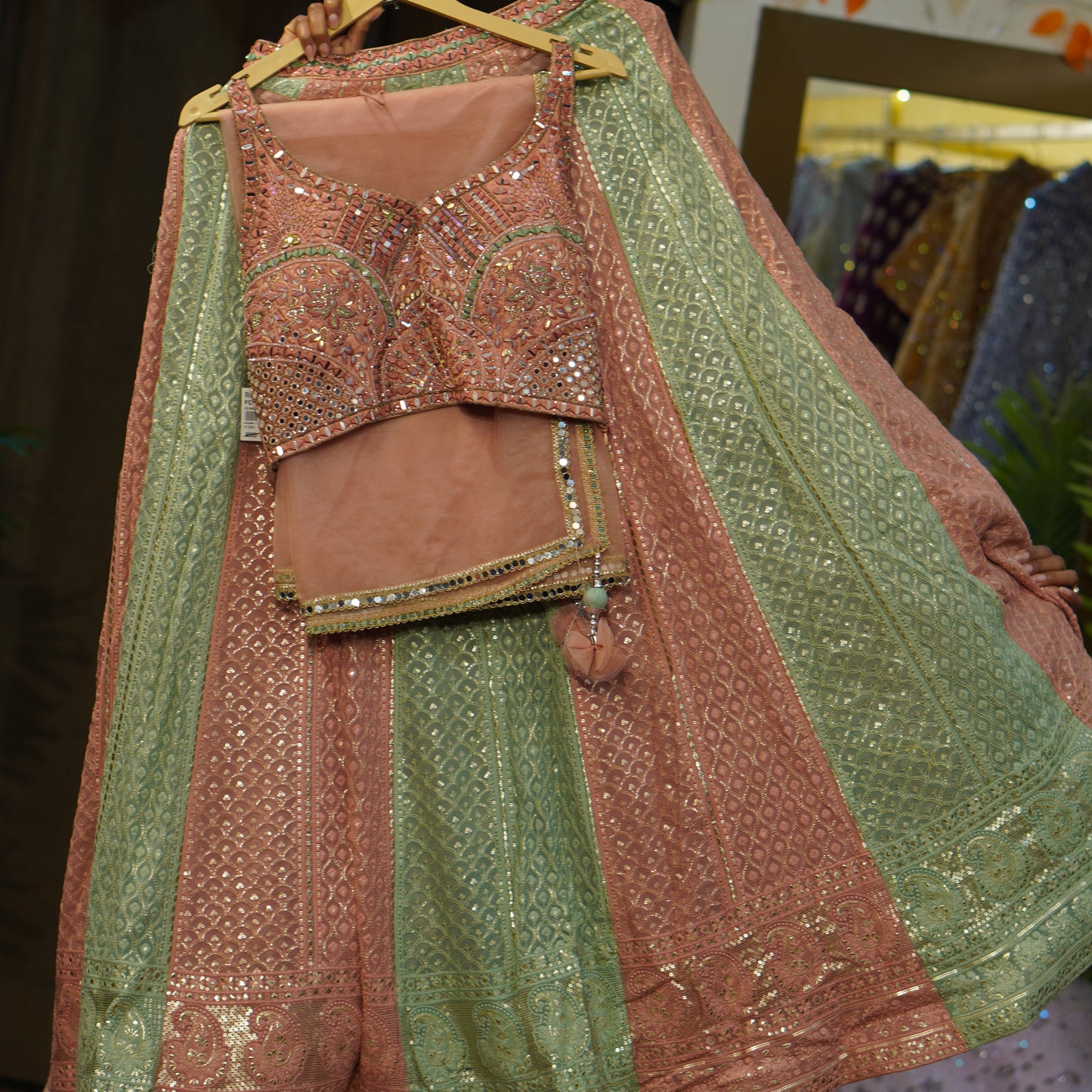Lehenga set (buy online readymade lehenga choli)