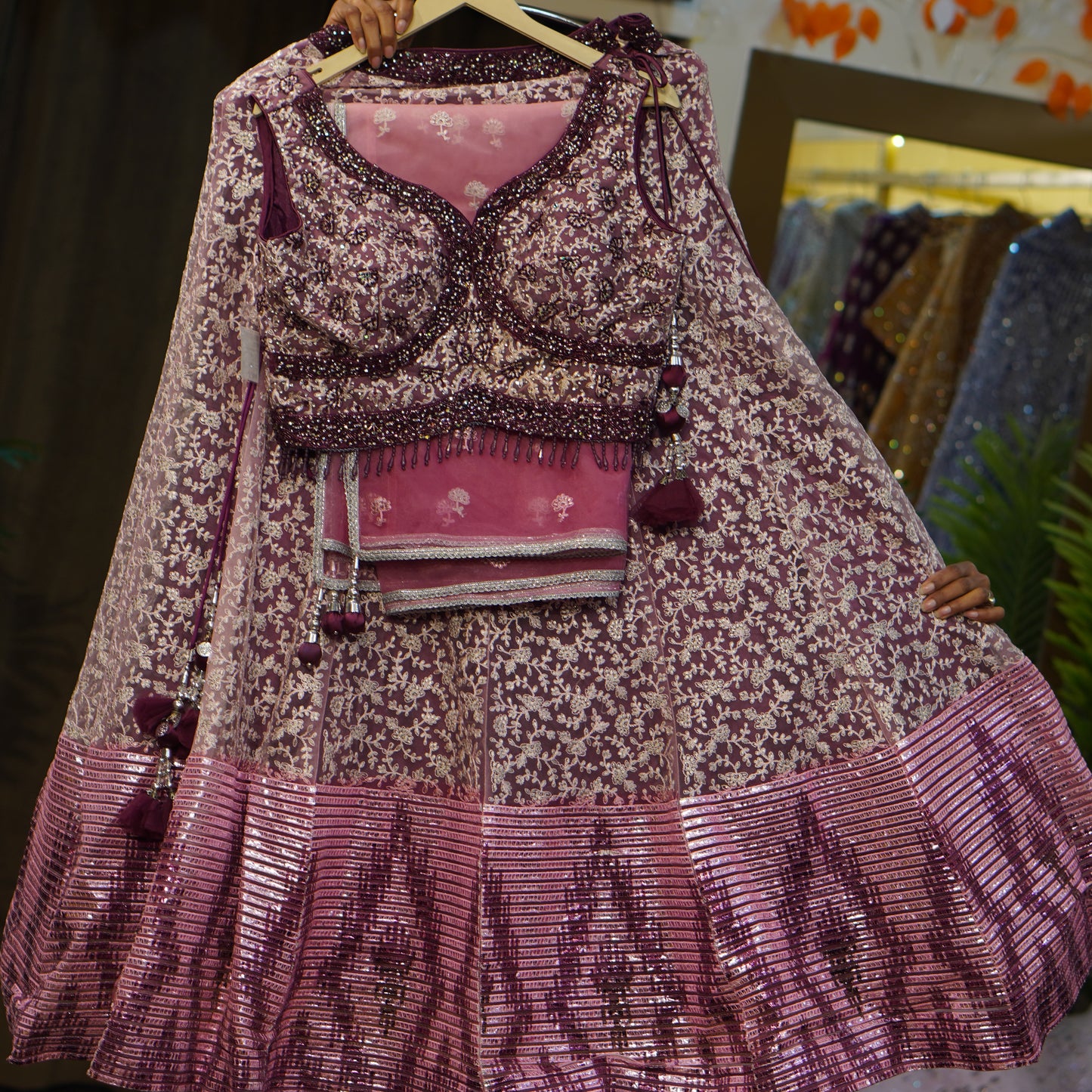 Lehenga set (buy online readymade lehenga choli)