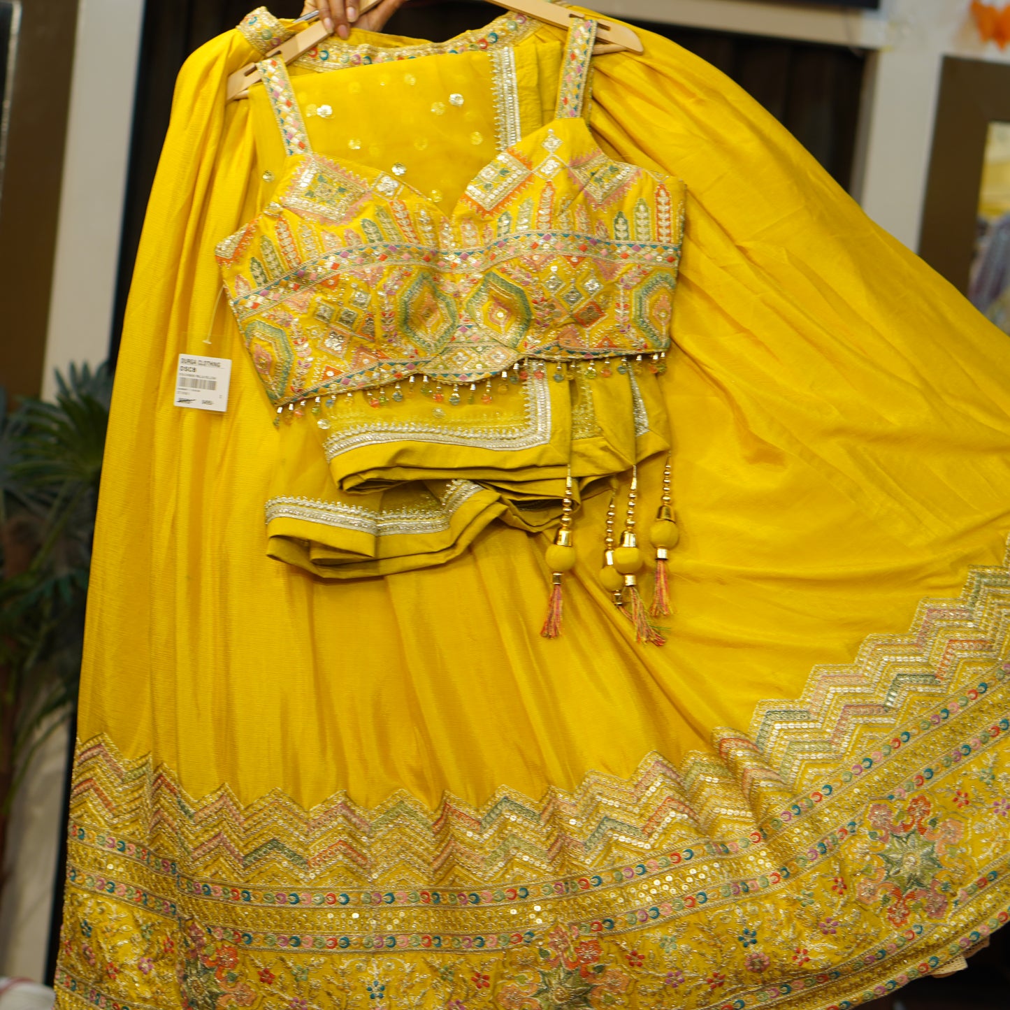 Lehenga set (buy online readymade lehenga choli)