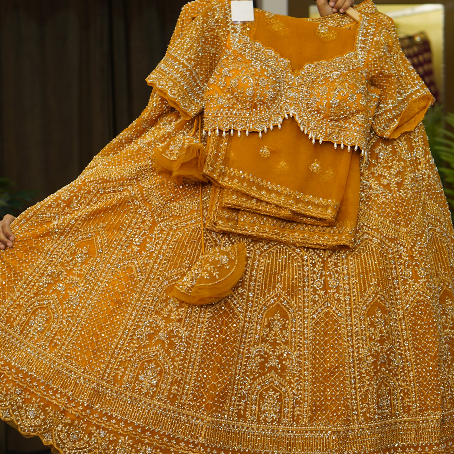 Lehenga set (buy online readymade lehenga choli)