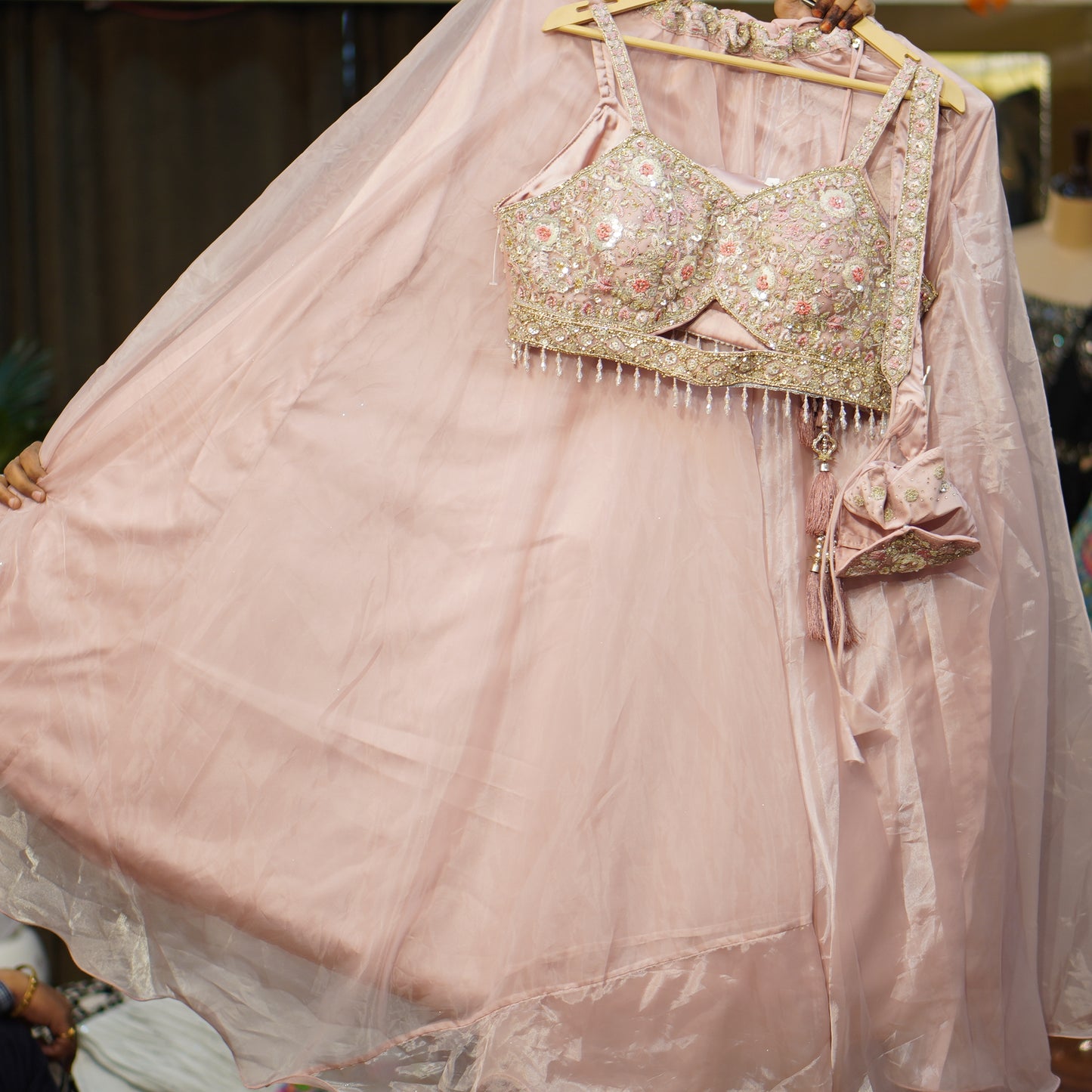 Lehenga set (buy online readymade lehenga choli)