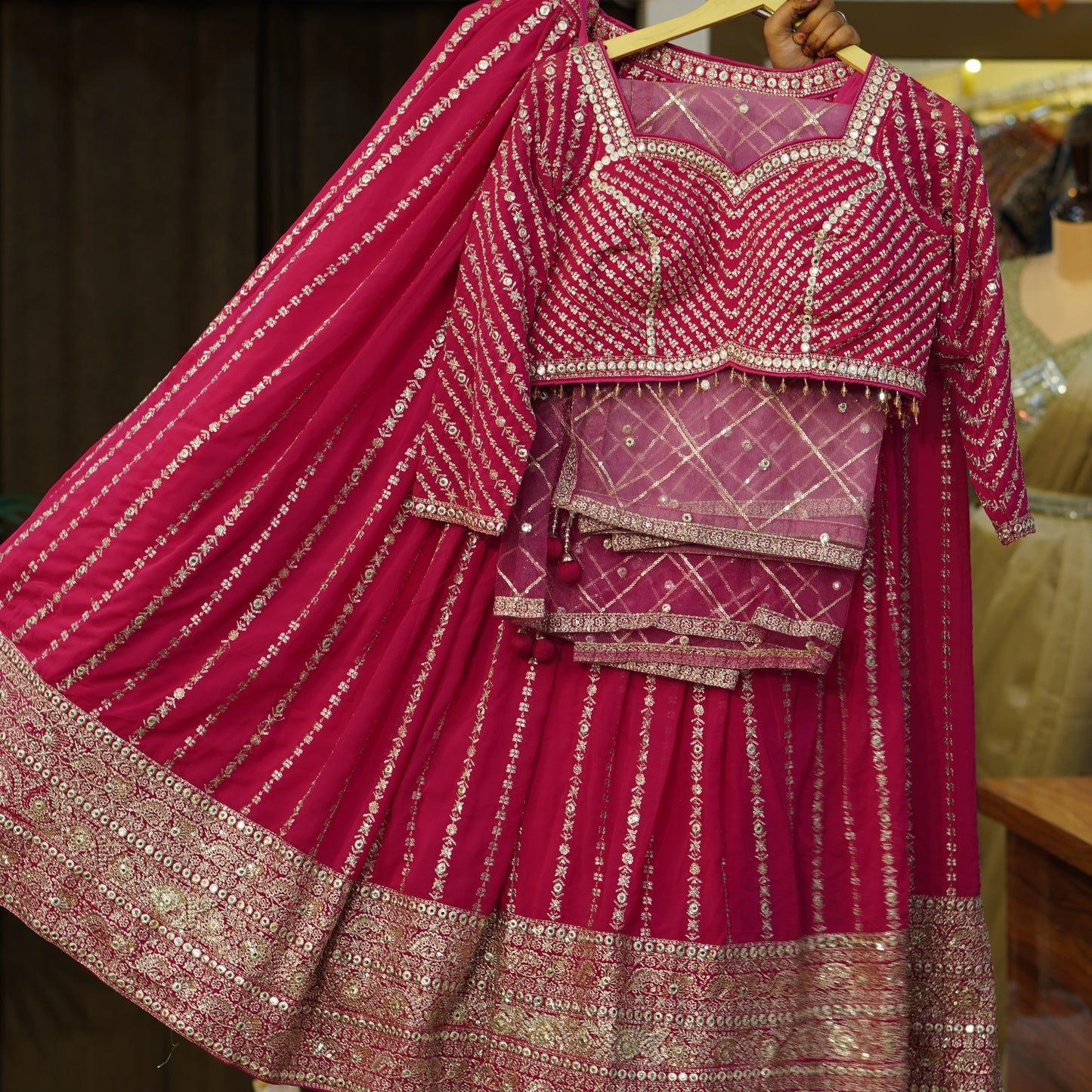 Lehenga set (buy online readymade lehenga choli)