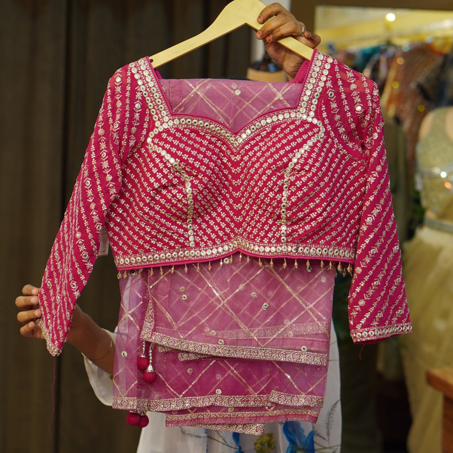 Lehenga set (buy online readymade lehenga choli)
