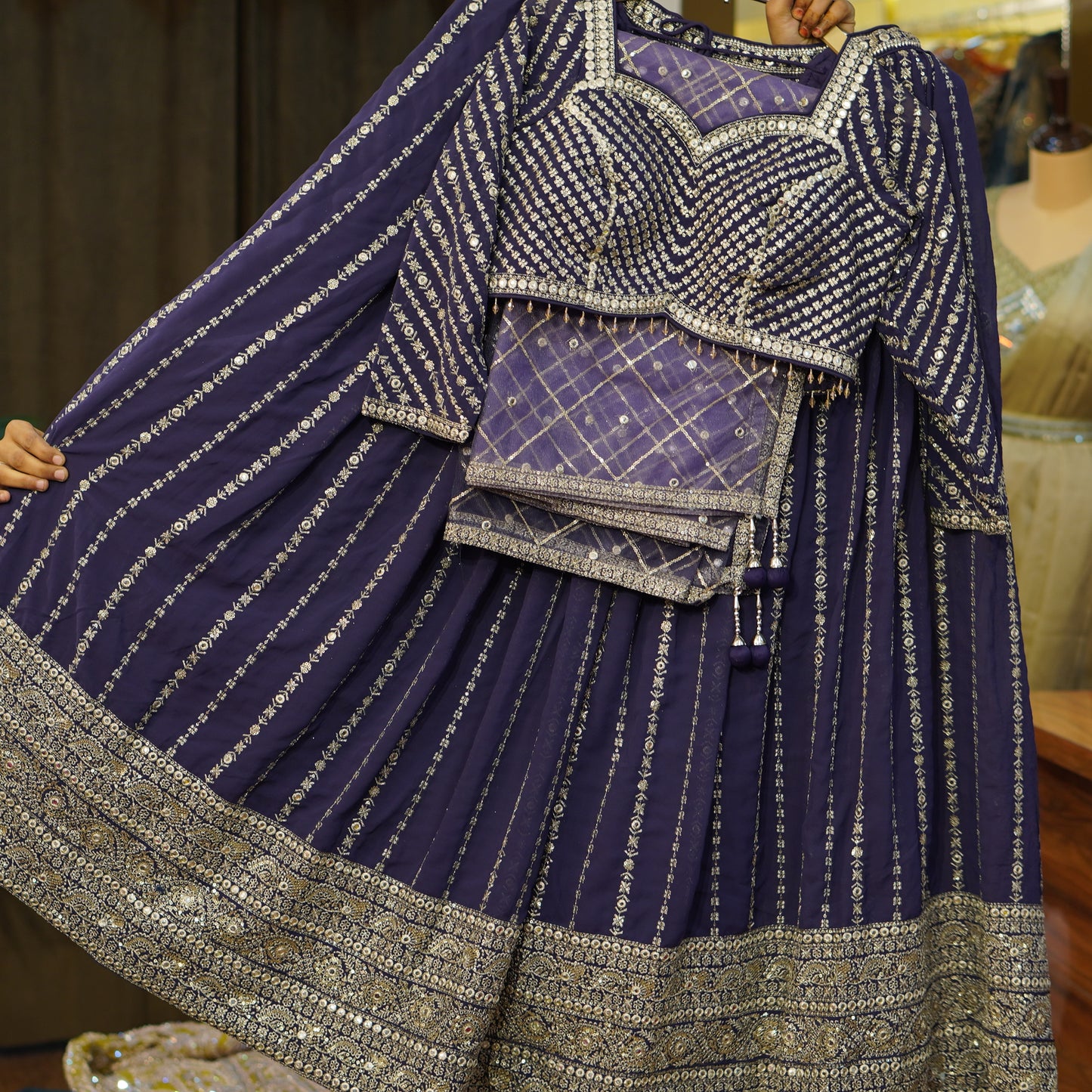 Lehenga set (buy online readymade lehenga choli)