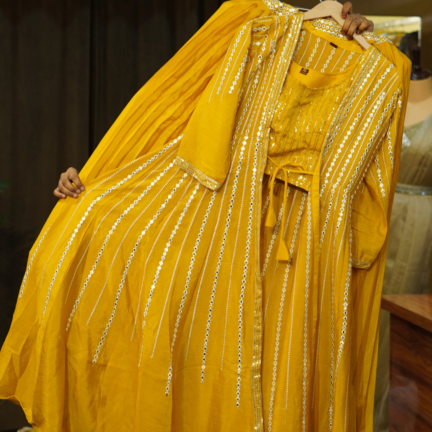 Lehenga set (buy online readymade lehenga choli)