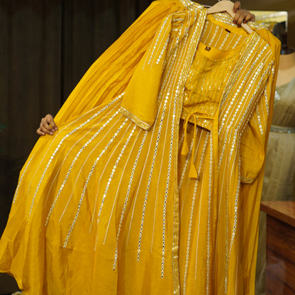 Lehenga set (buy online readymade lehenga choli)